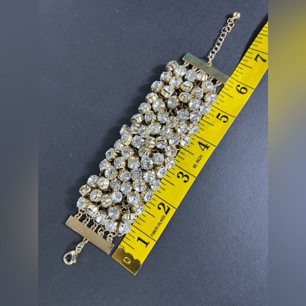 Stunning Clear Rhinestone Bauble Bracelet with Gold Hardware – Brand New - Picture 8 of 10